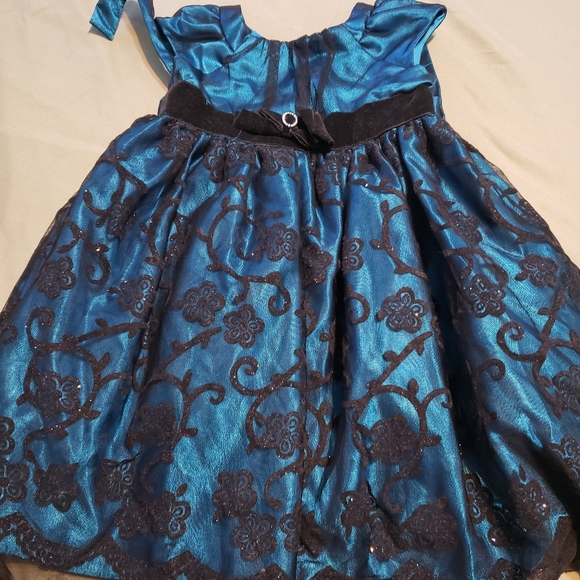 Elegant girls dress - Picture 1 of 2